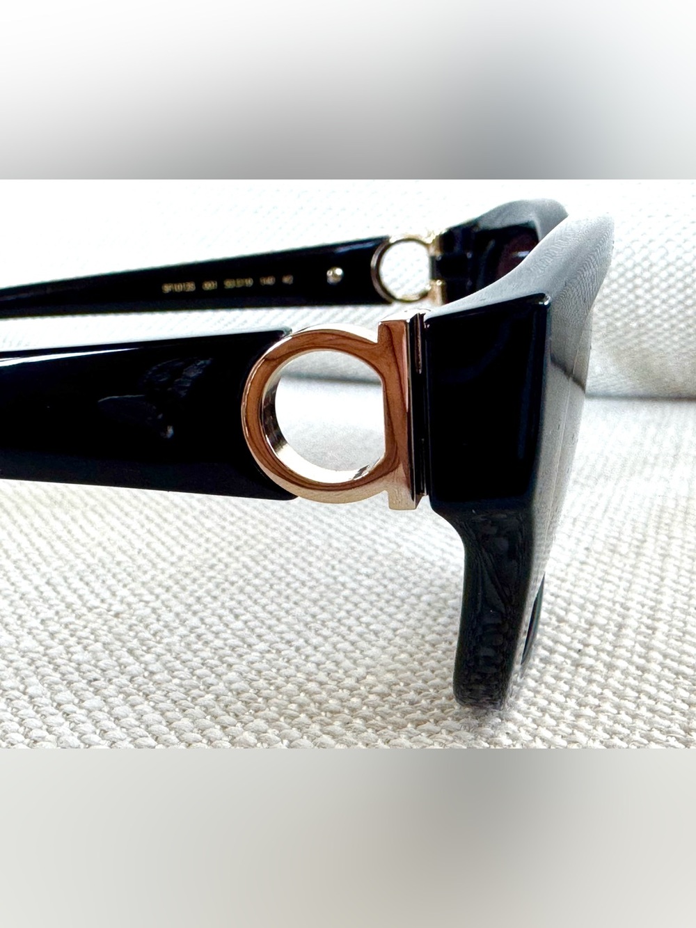 FERRAGAMO SF1012S Black Oversized Sunglasses NWT Full Set Italy